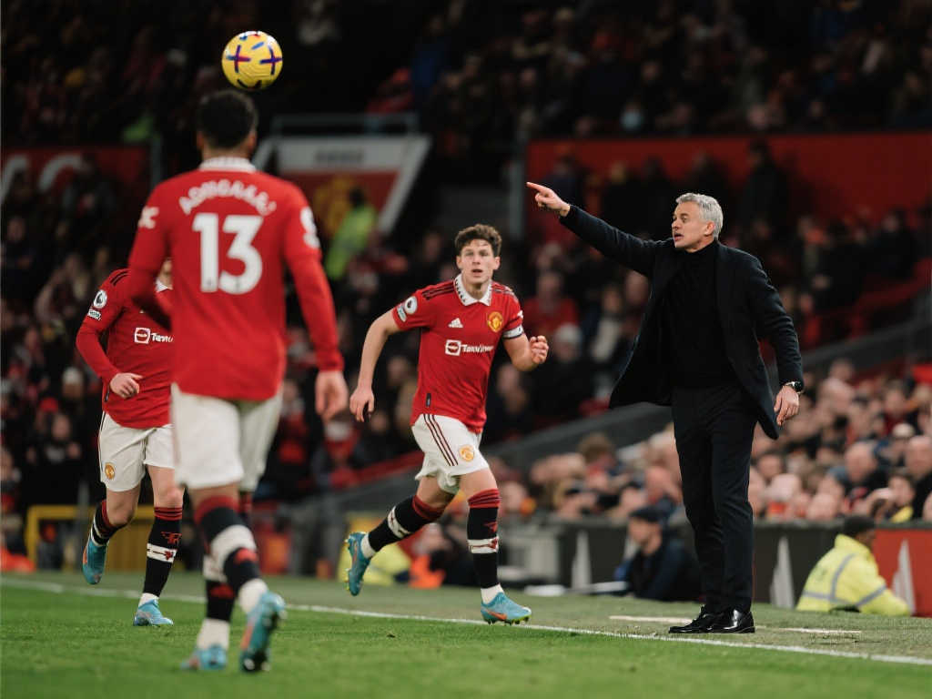 而在防守上 而在防守上